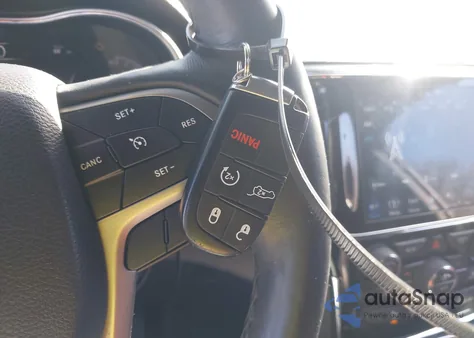 2019 Jeep Grand Cherokee Altitude 4X2 z USA, uszkodzony, nr VIN 1C4RJEAG9KC673464